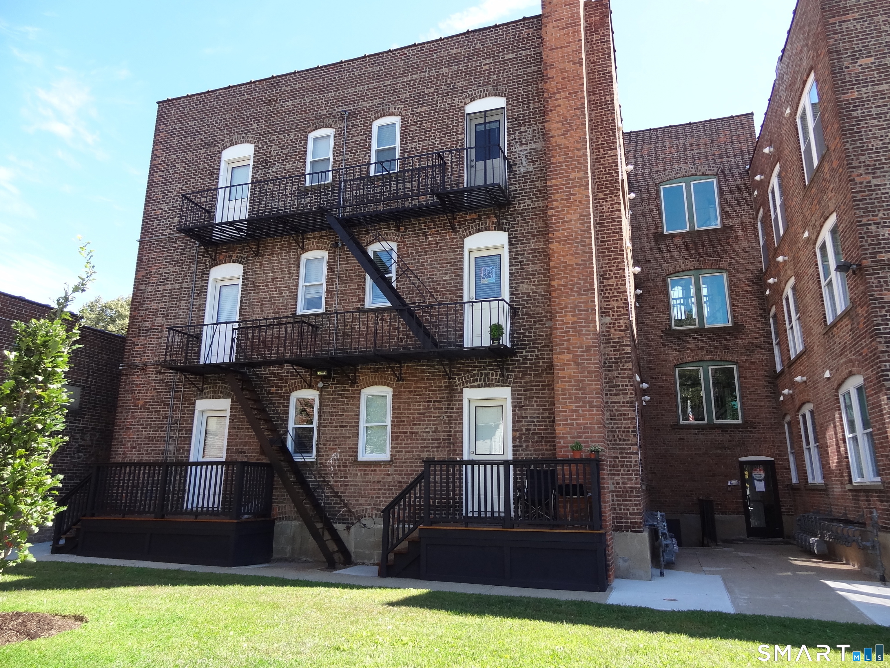 2806 Fairfield Avenue Unit #205 photo 20