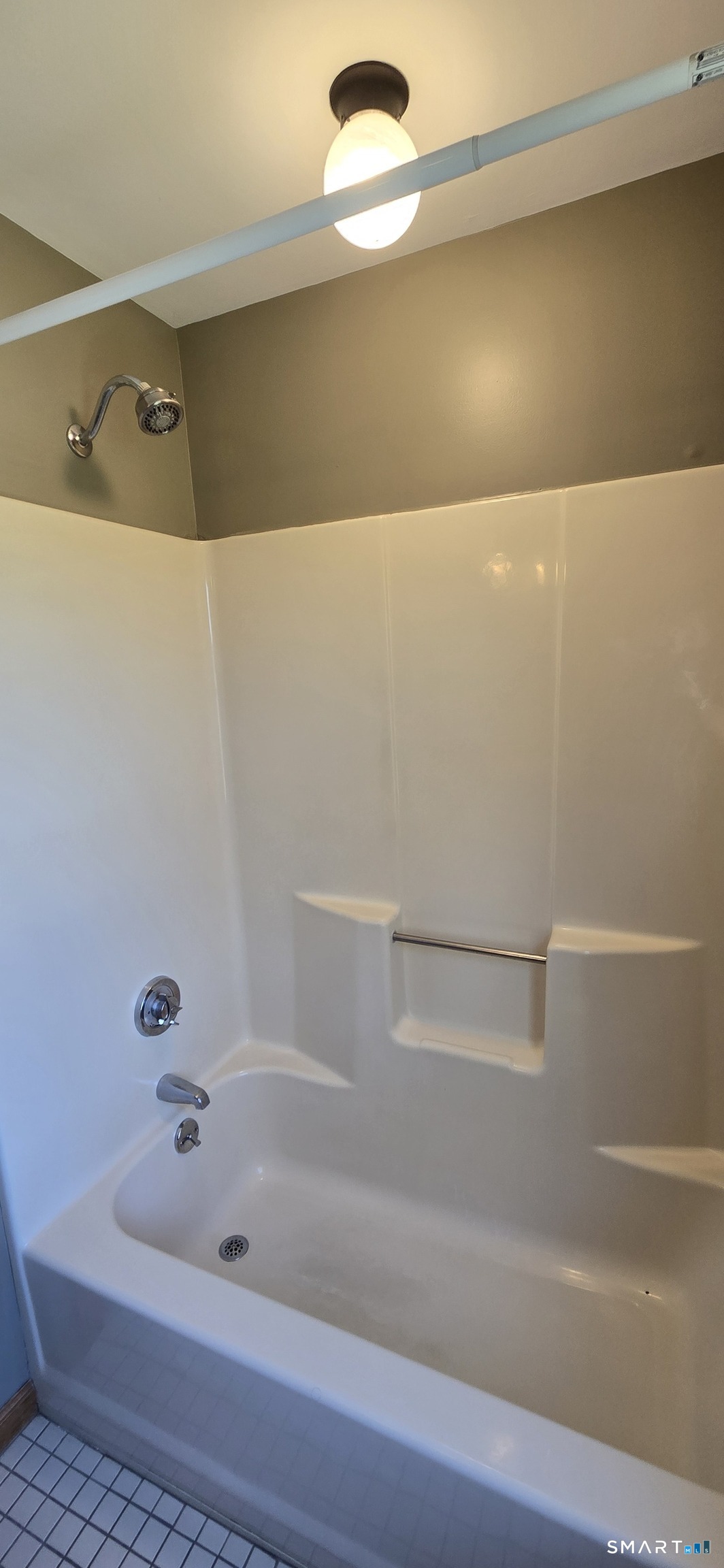 184 Middlesex Avenue Unit #6 photo 6