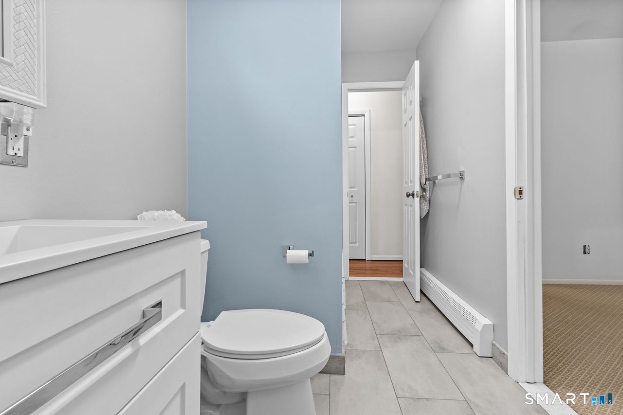 10 Grumman Avenue photo 14