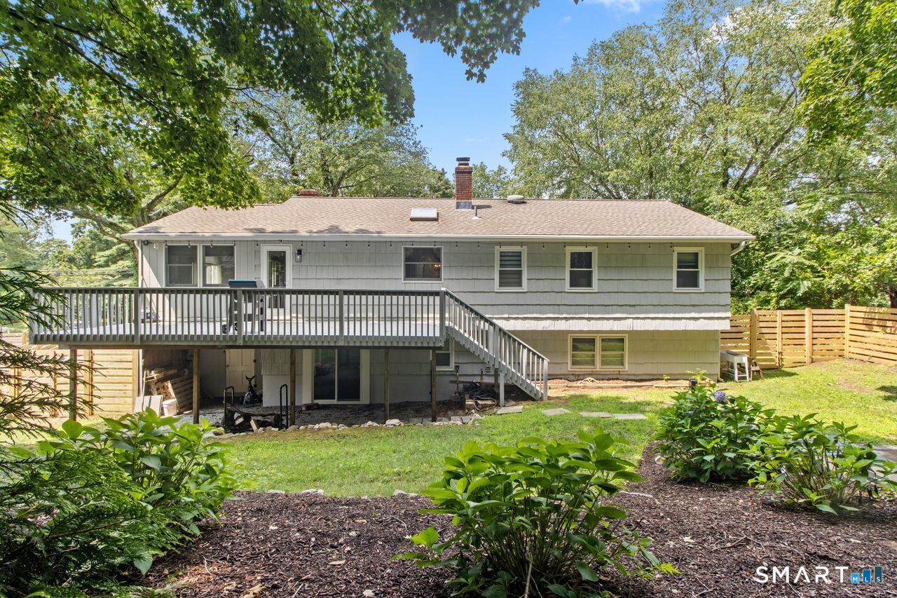 10 Grumman Avenue photo 19