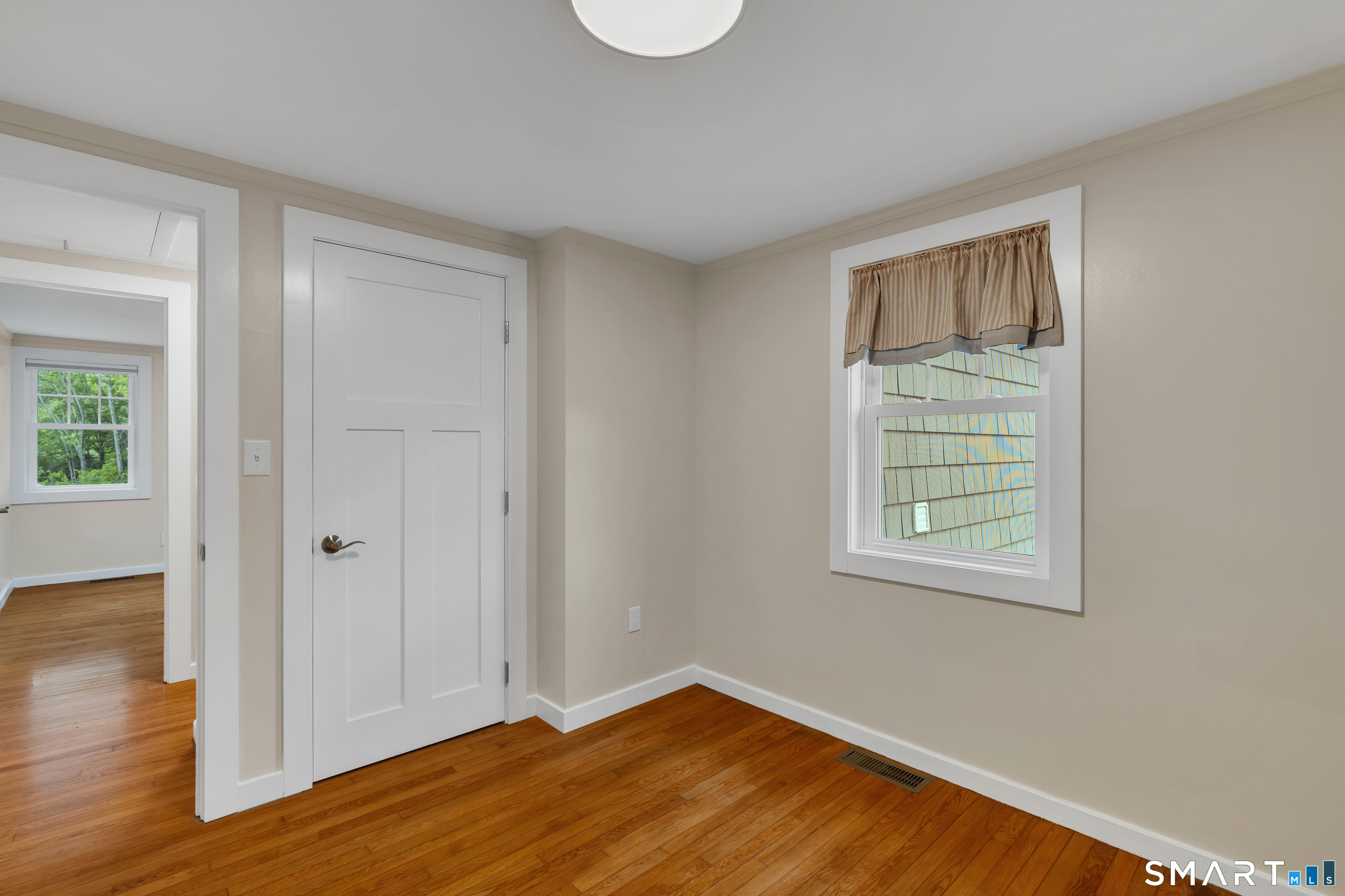41 Maple Street photo 19