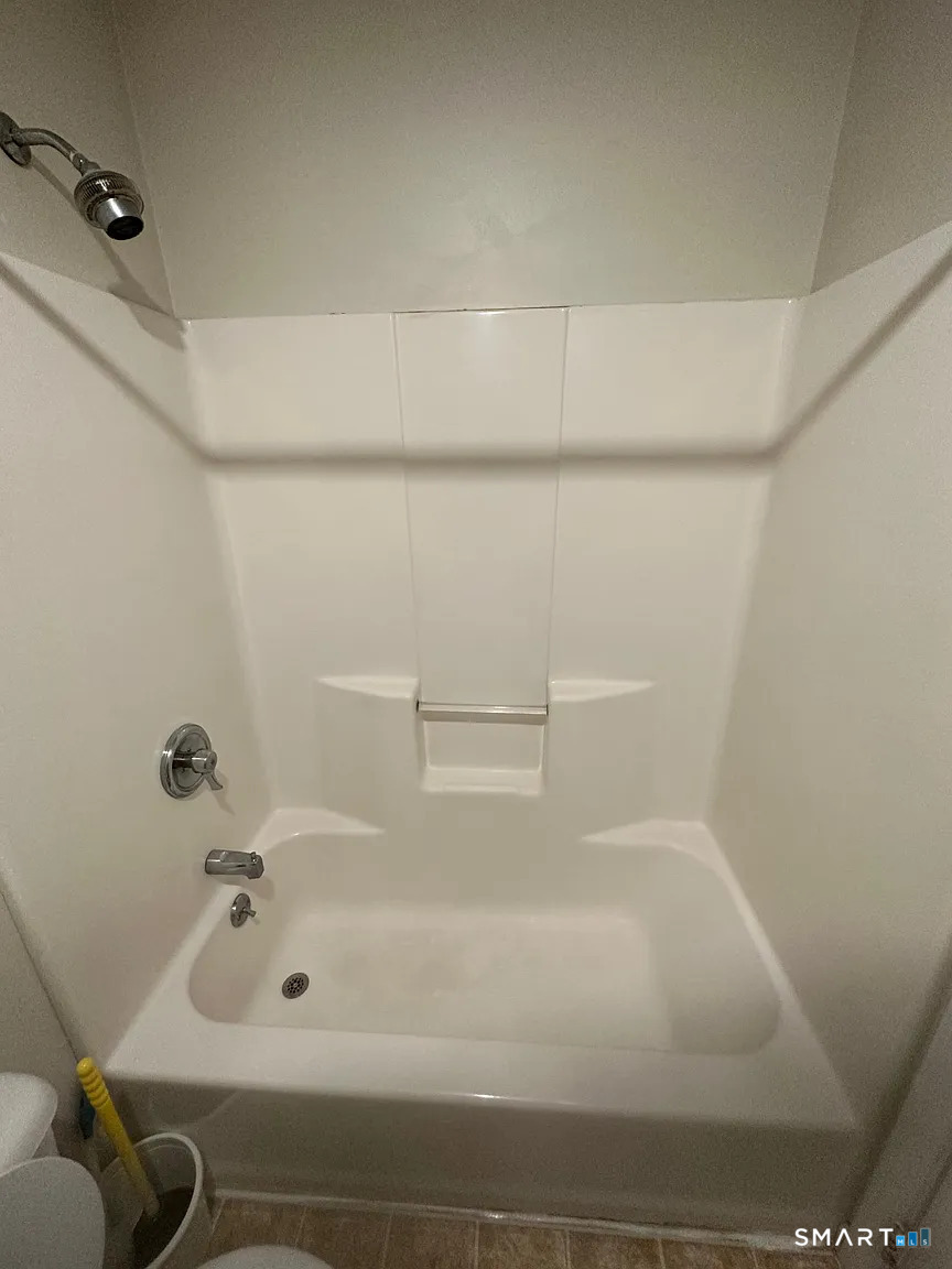 13 Forest Avenue photo 5