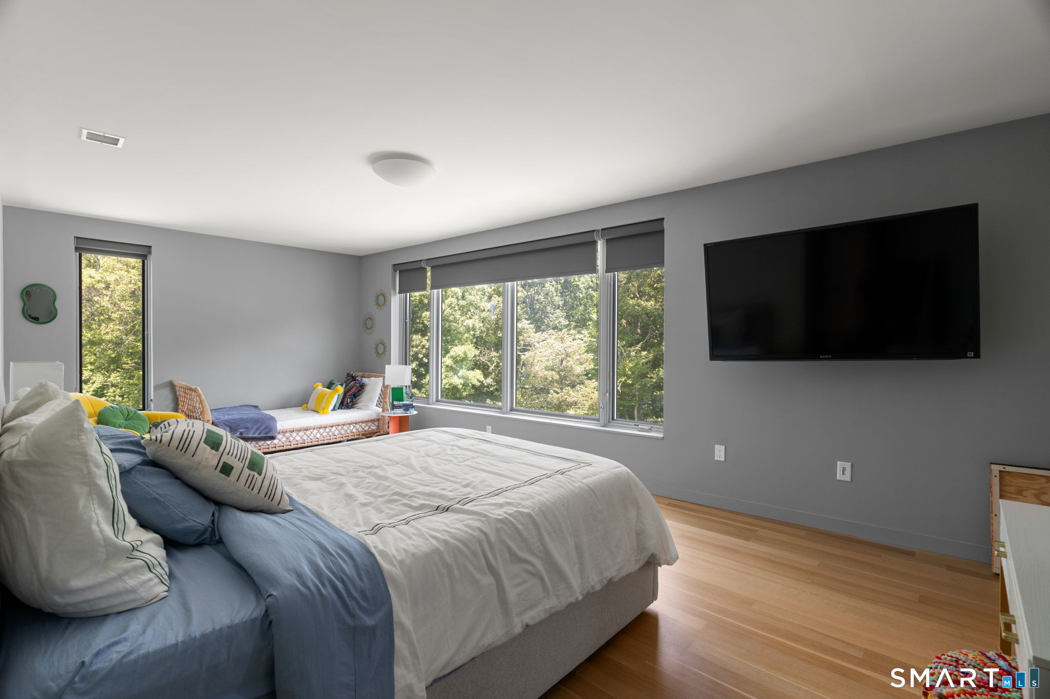 Flexible bedroom