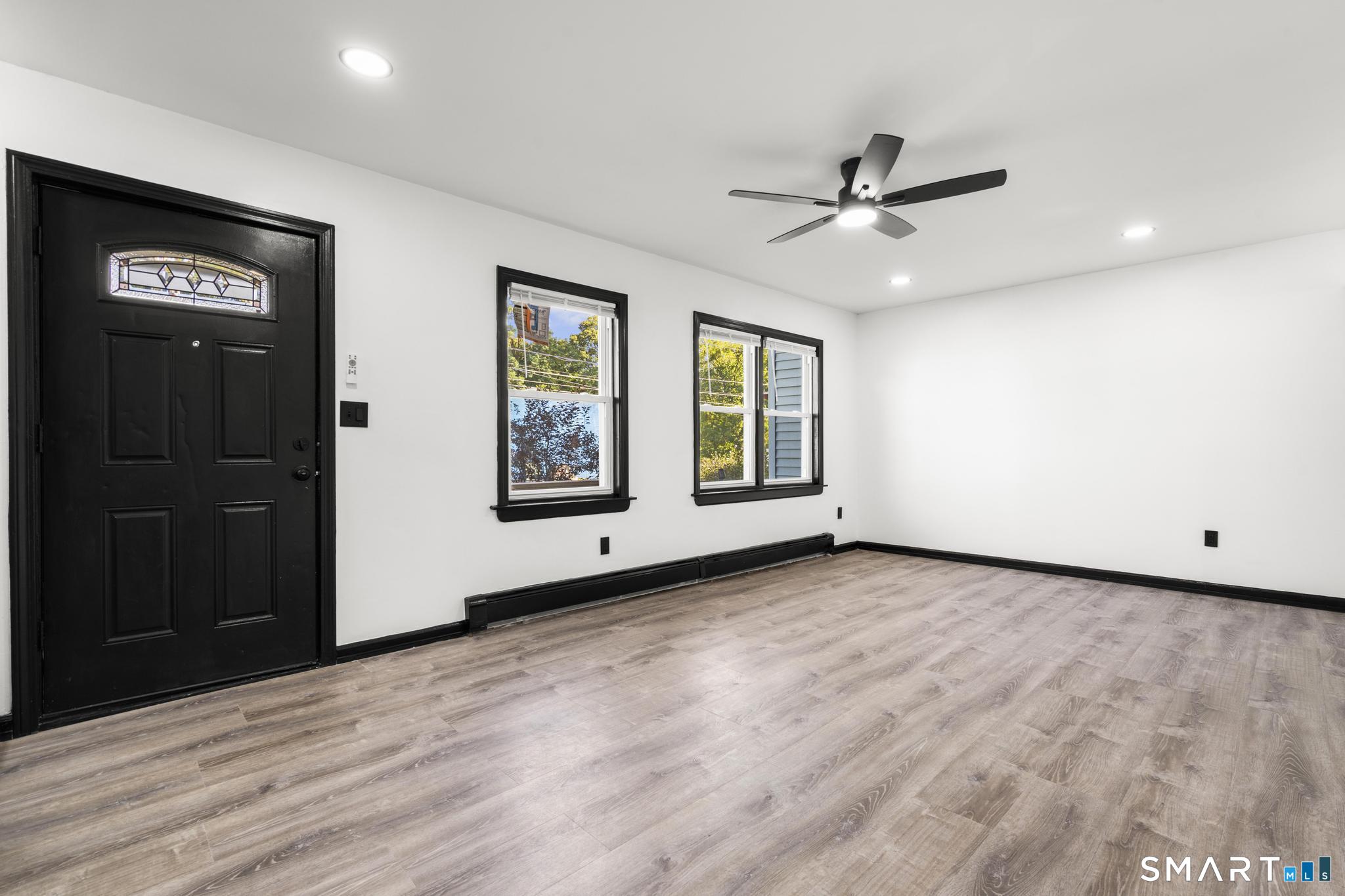571 Garden Street photo 6