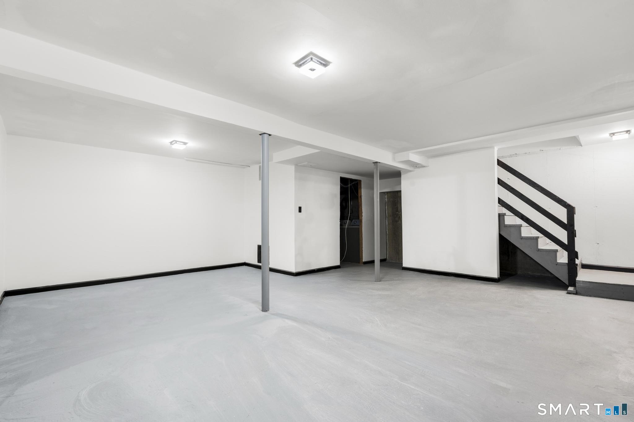 571 Garden Street photo 23