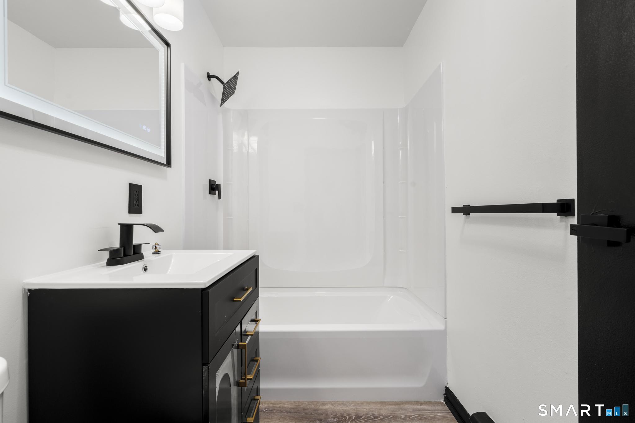 571 Garden Street photo 17