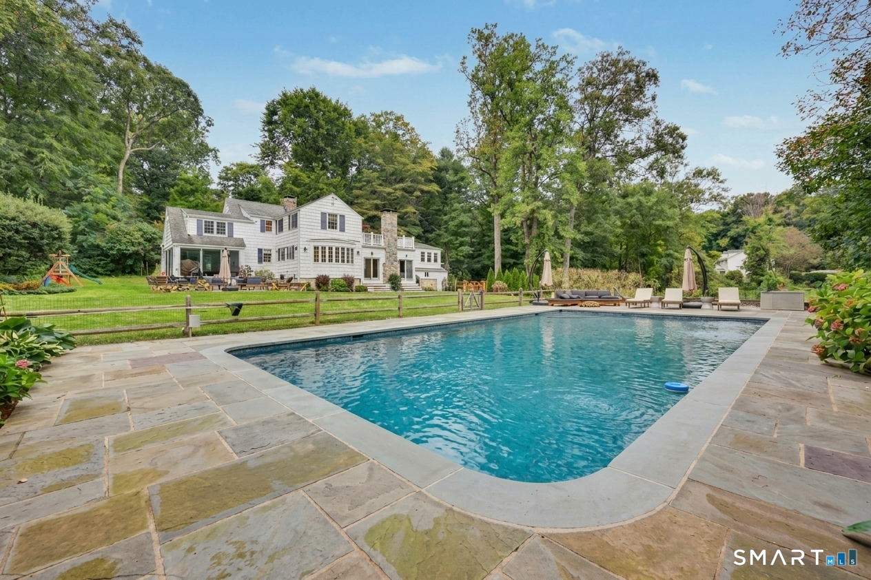 211 Laurel Road