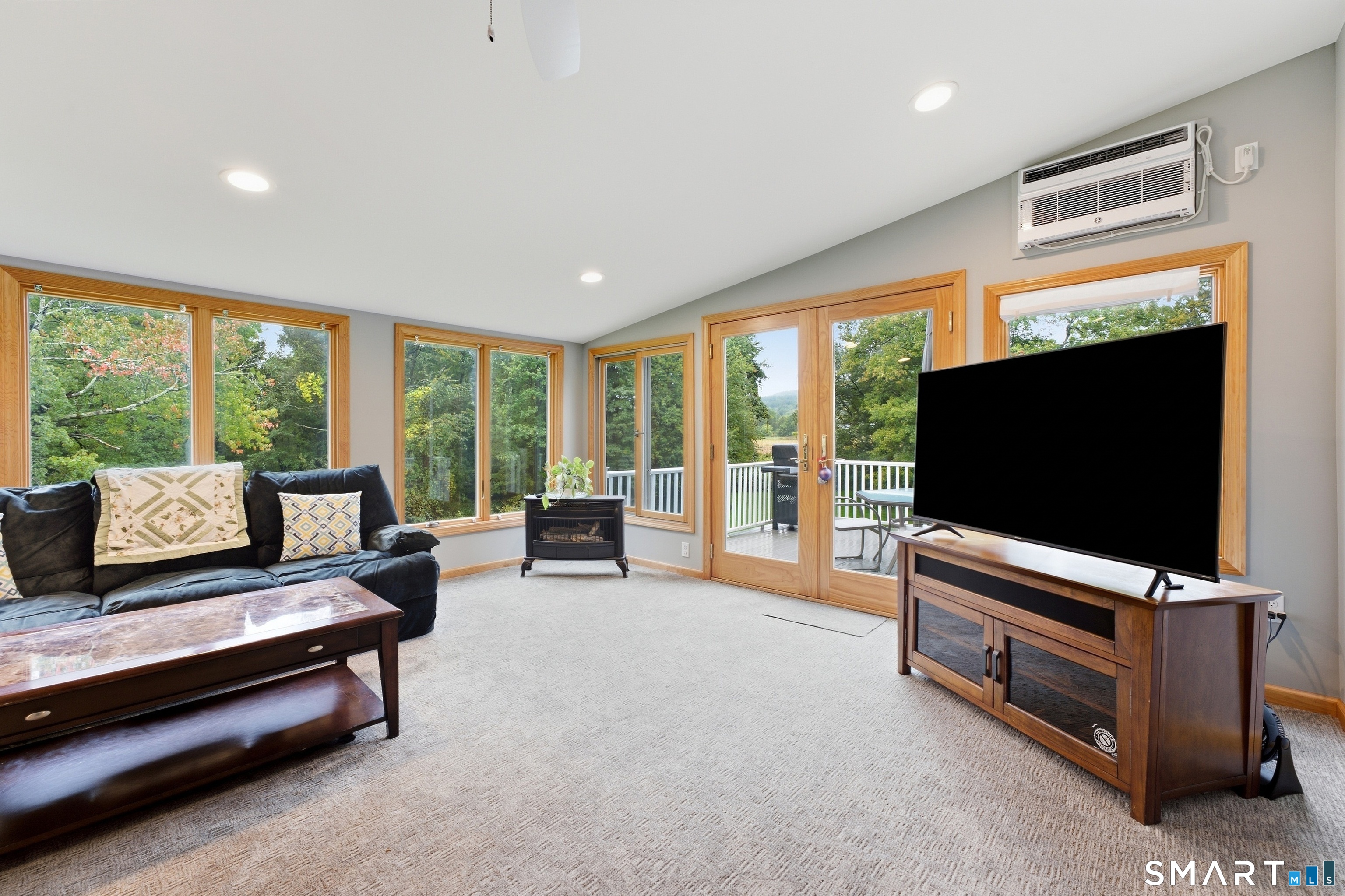 1823 Mountain Road photo 7