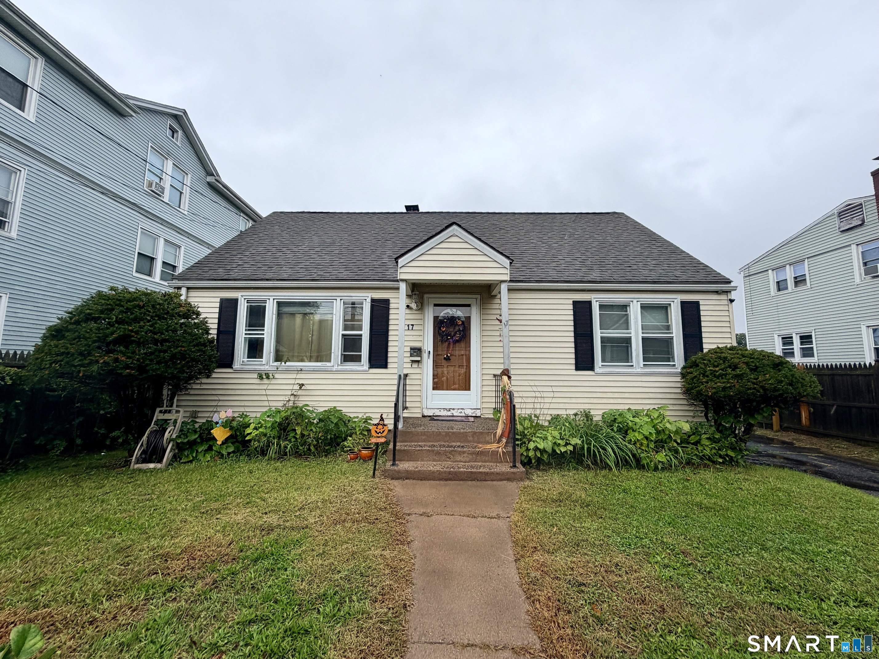 Photo 1 of Single family home for sale at 17 Kenyon Pl, East Hartford, CT 06108 | MLS# 24210730 | Listing updated on 2026-10-05