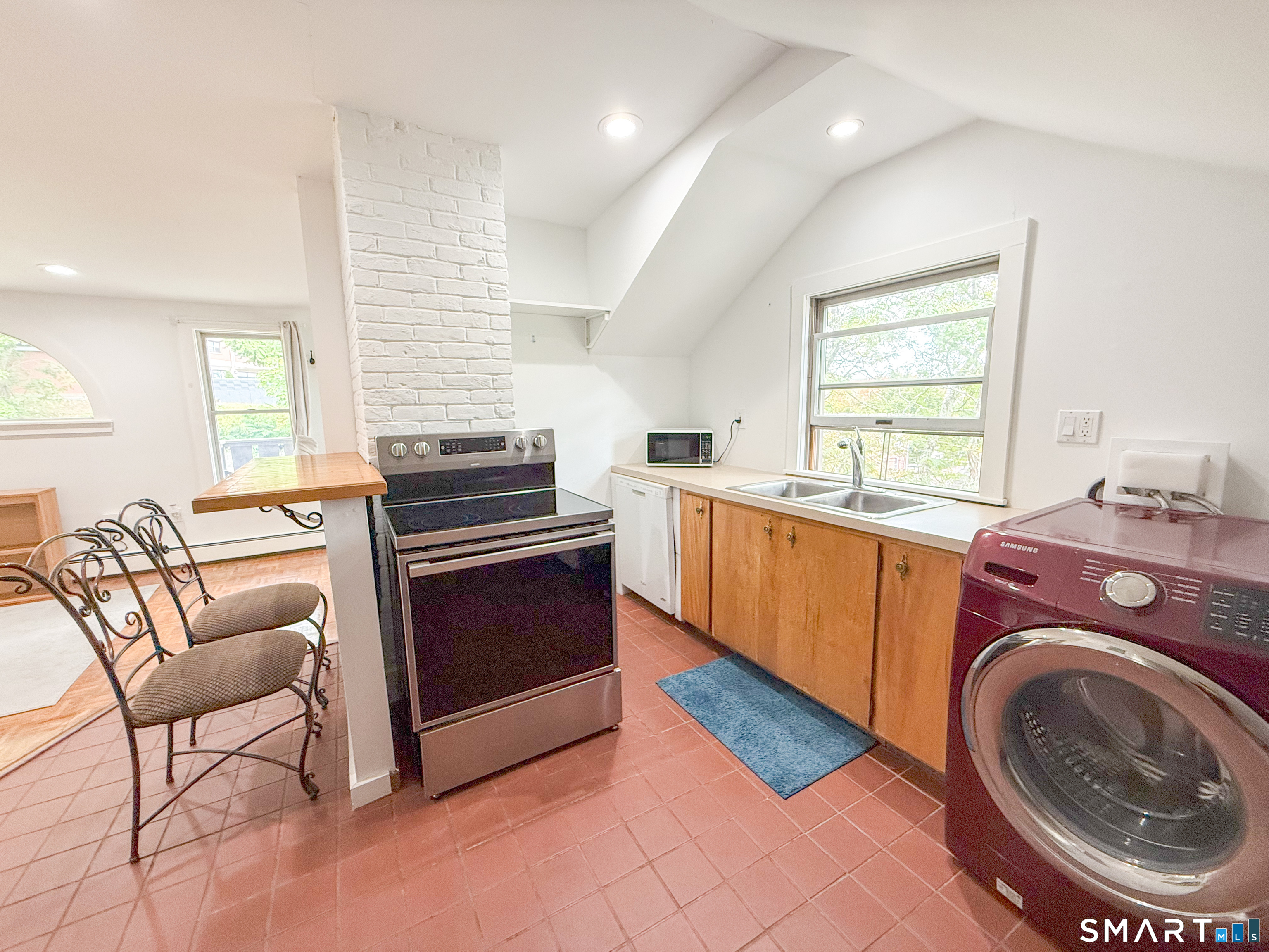 51 Franklin Street, New London, CT 06320