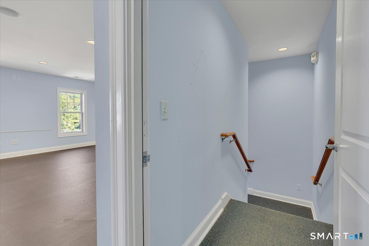 225 Oakland Road Unit #204 photo 16