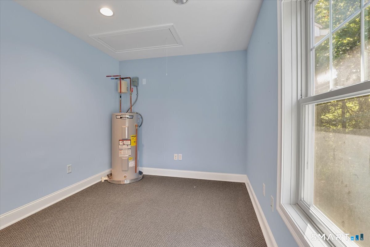 225 Oakland Road Unit #204 photo 20