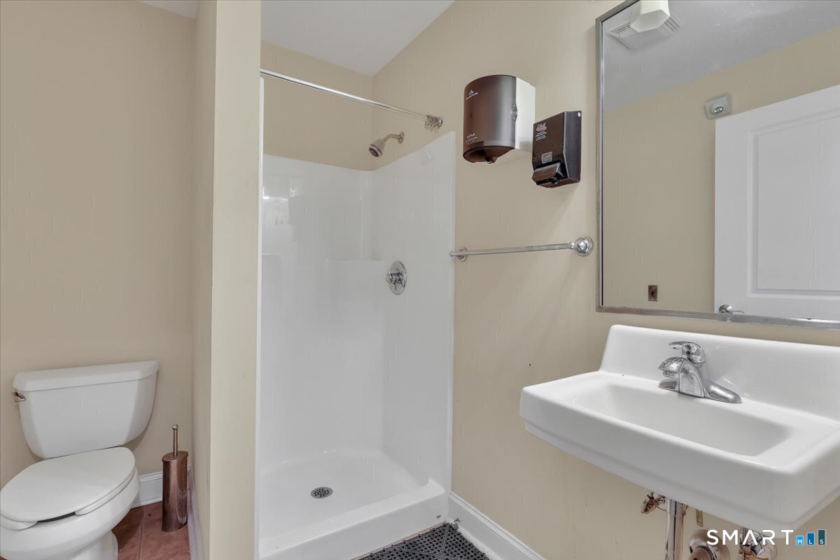 225 Oakland Road Unit #204 photo 22