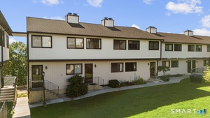 27 Crows Nest, Unit 17G, Danbury