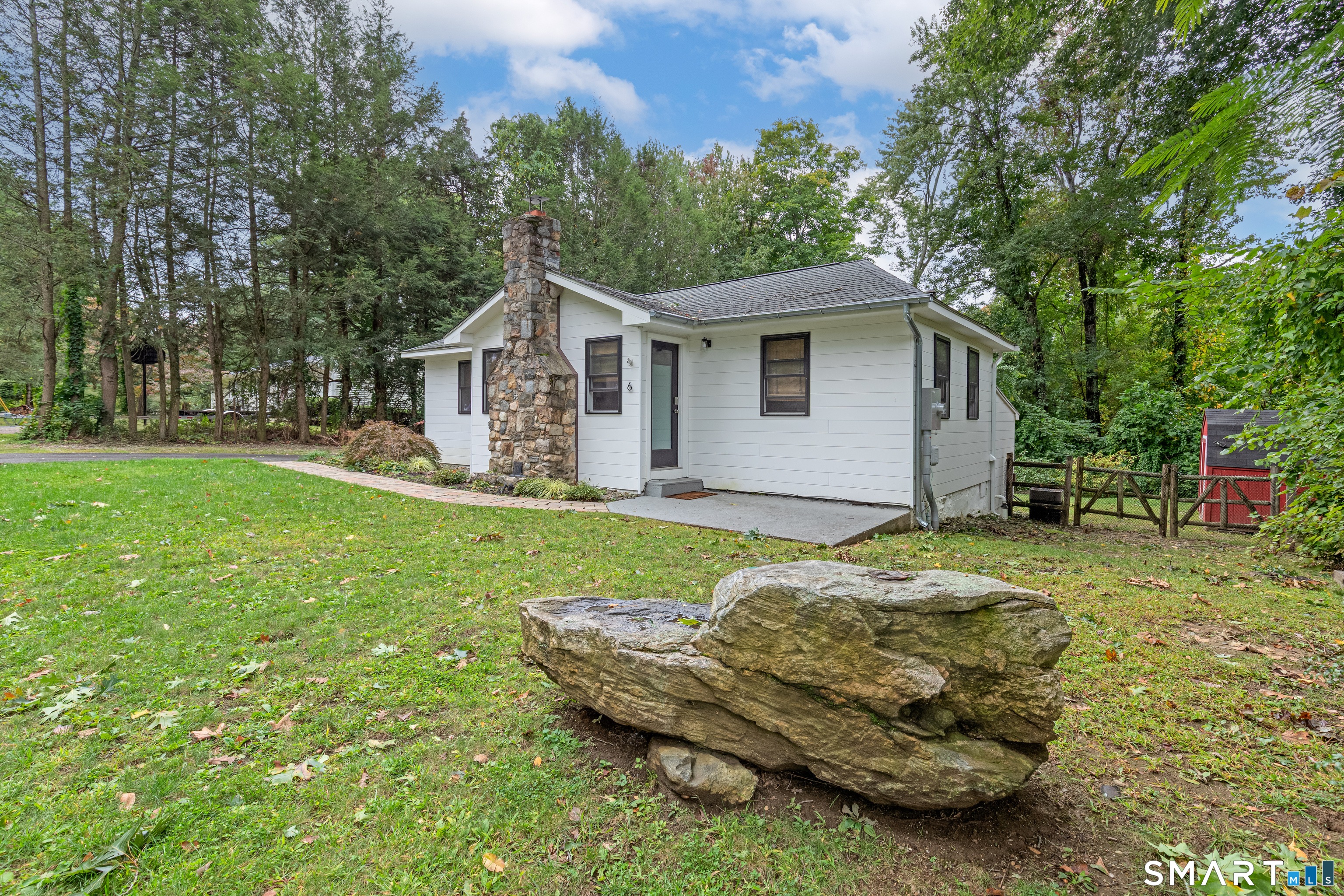 6 Indian Avenue photo 27