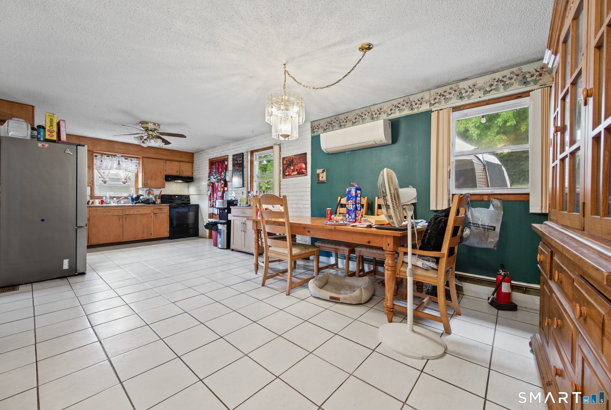 Photo 3 of Single family home for sale at 220 New Hvn Ave, Waterbury, CT 06708 | MLS# 24210713 | Listing updated on 2026-10-01