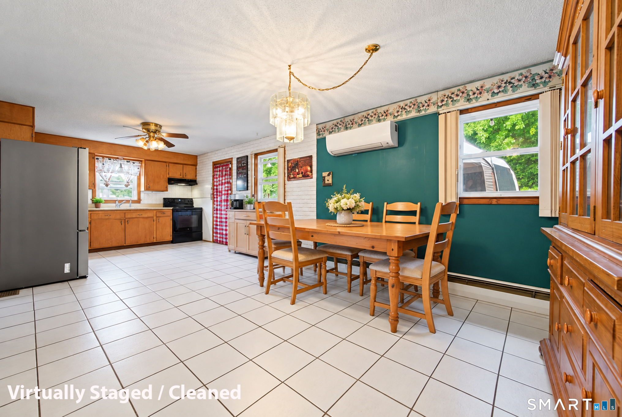 Photo 3 of Single family home for sale at 220 New Hvn Ave, Waterbury, CT 06708 | MLS# 24210713 | Listing updated on 2026-10-01