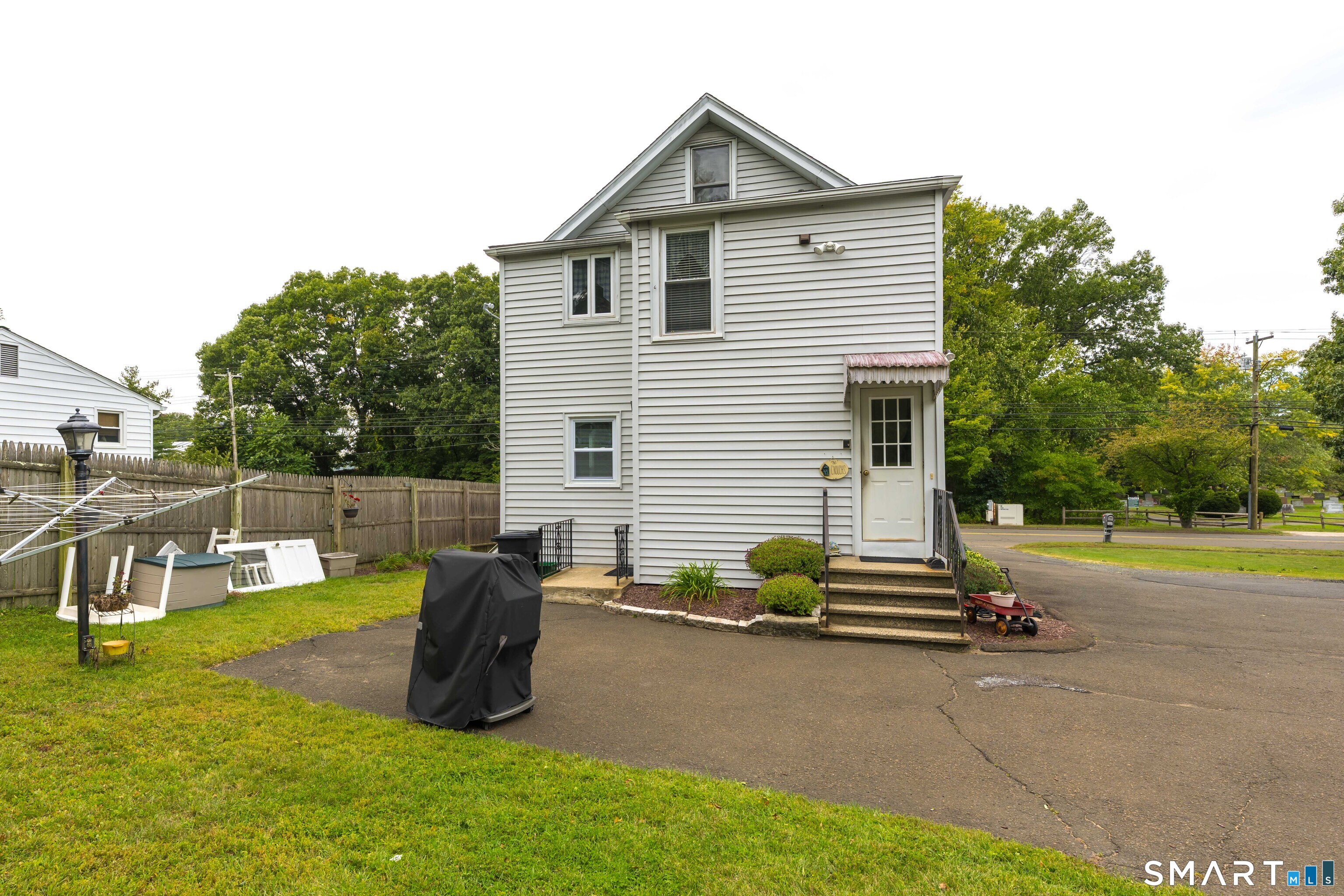 61 Elm Street photo 22