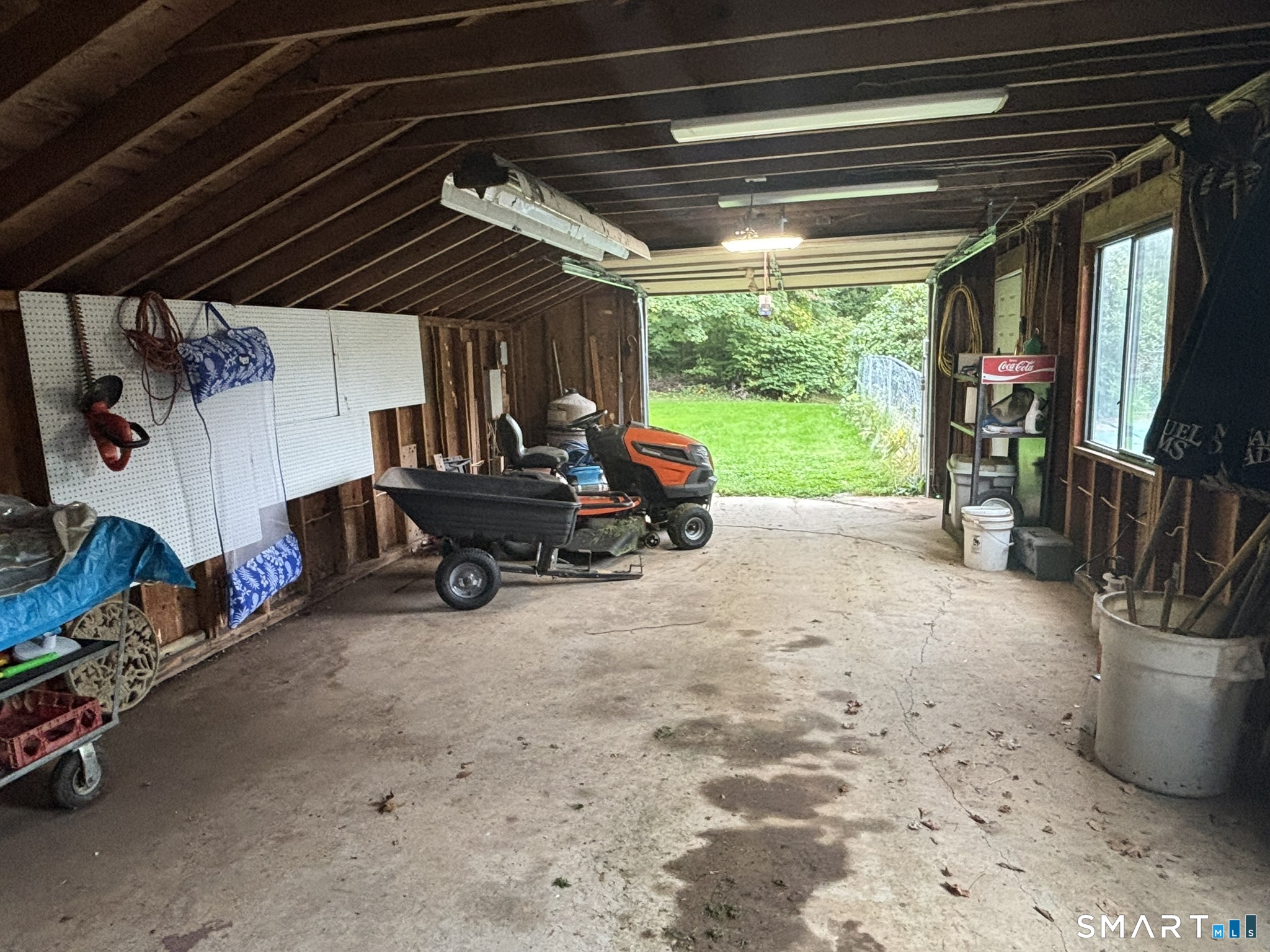201 West Road photo 36
