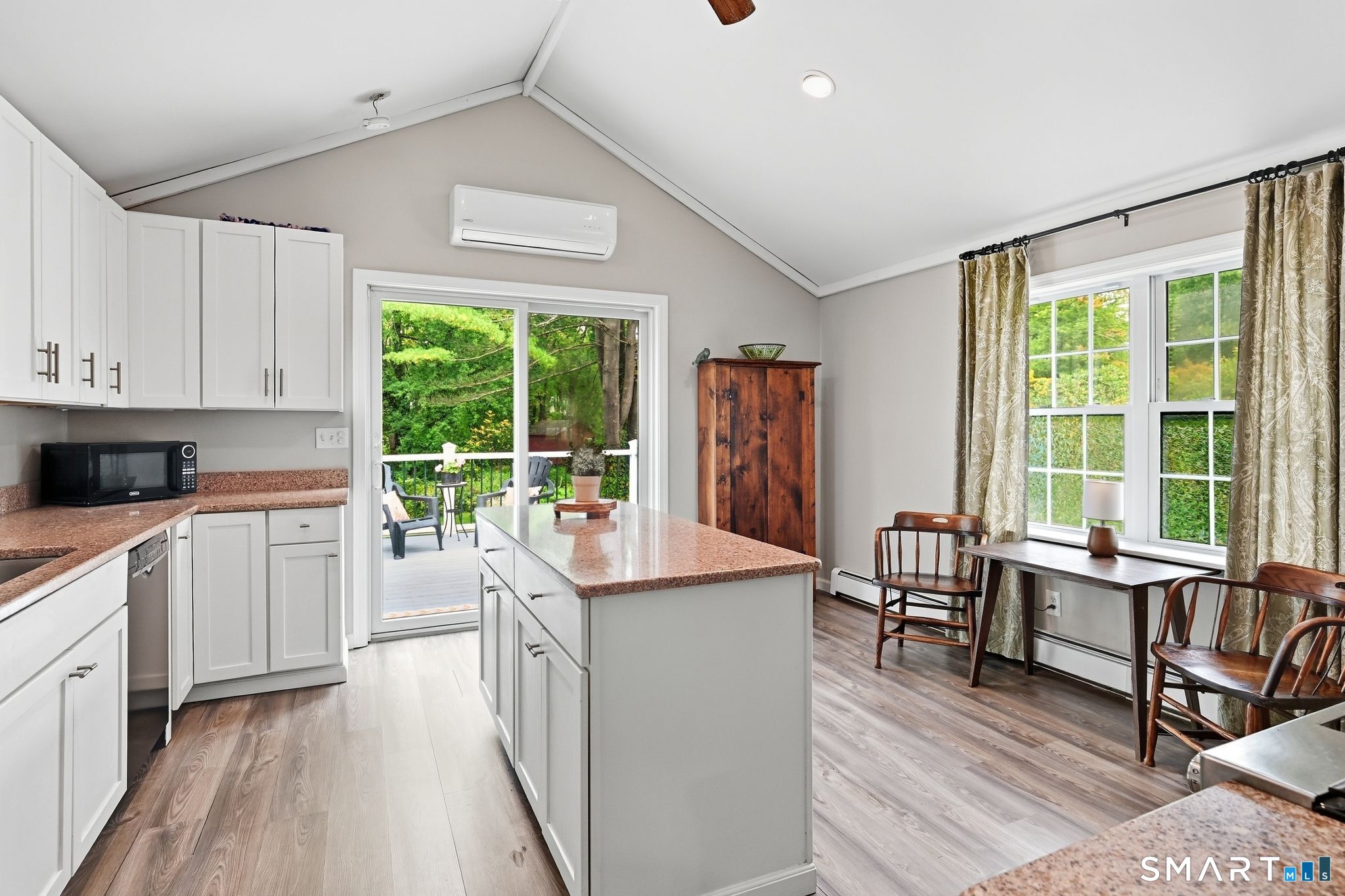 60 Russell Avenue photo 14