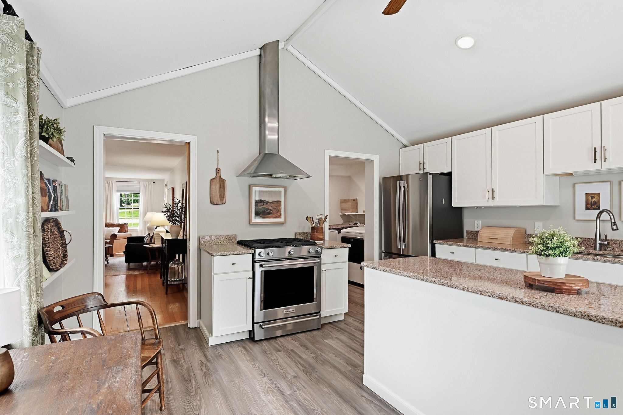 60 Russell Avenue photo 16