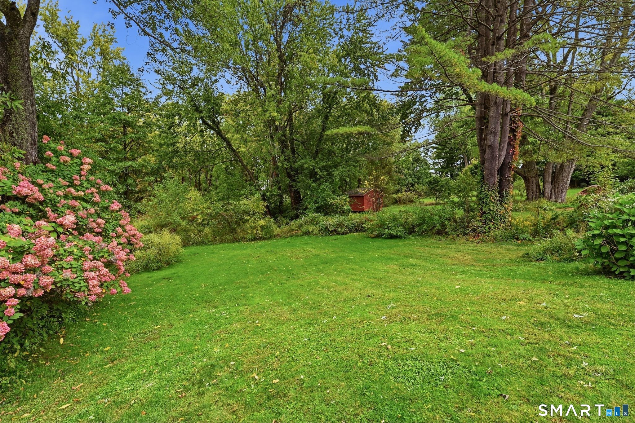 60 Russell Avenue photo 38