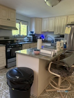 400 Hayes Road photo 11