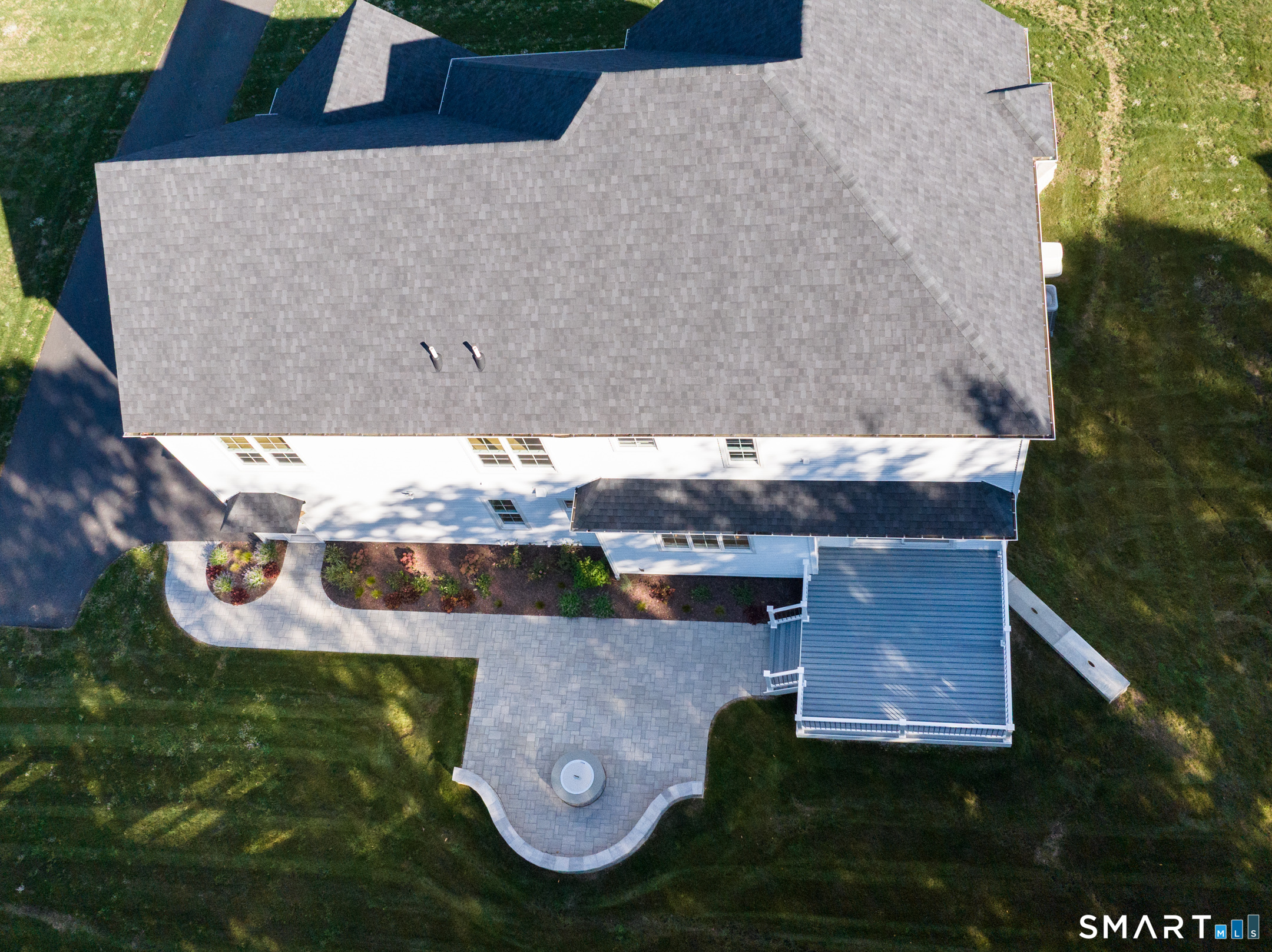 12 Pumpkin Grove, East Lyme, CT 06333