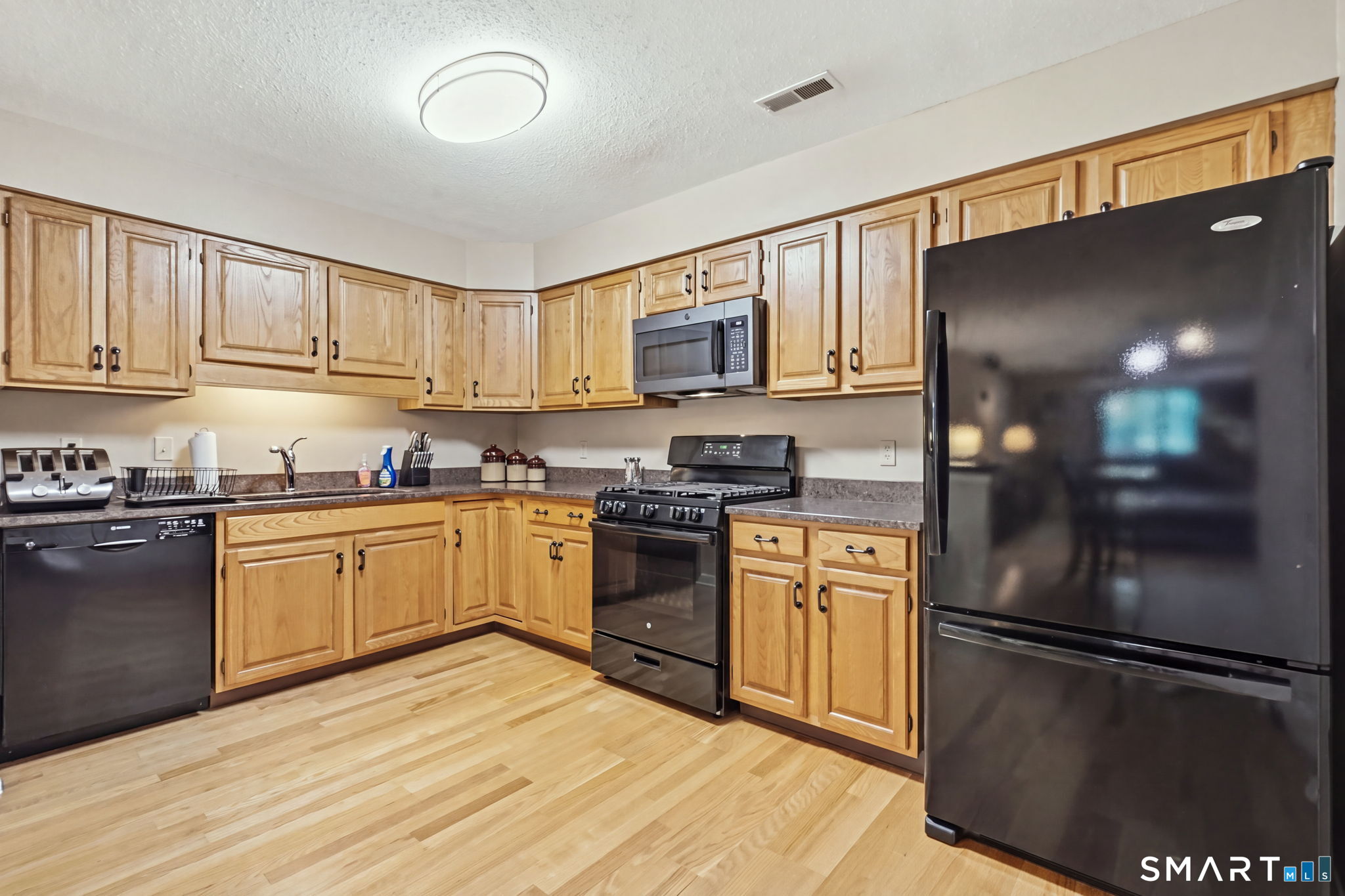 304 Ashmead Commons Unit #304 photo 12