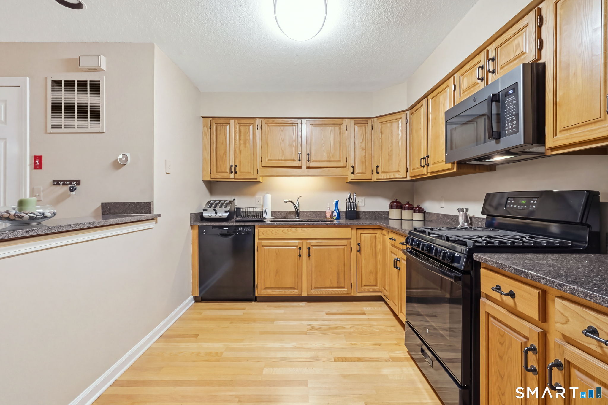 304 Ashmead Commons Unit #304 photo 16