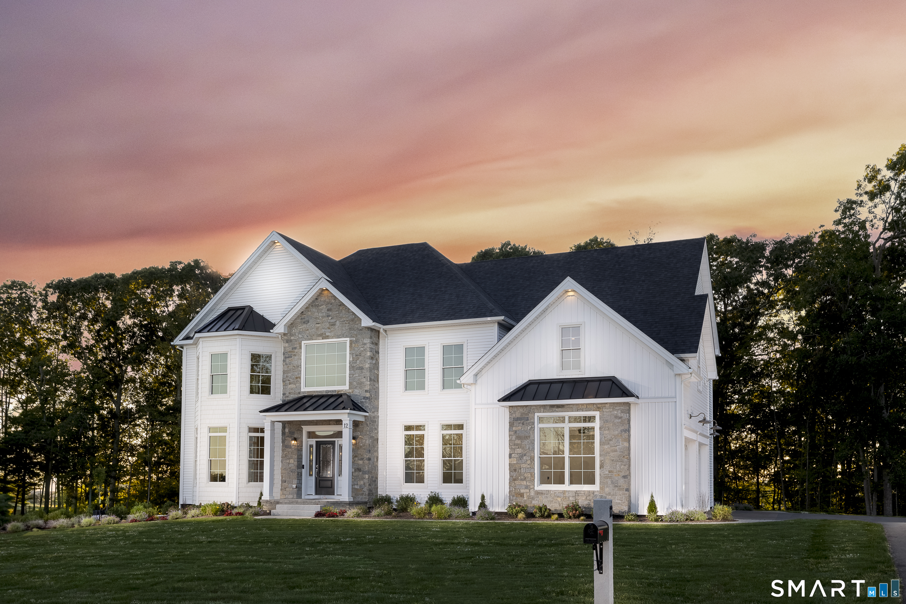12 Pumpkin Grove, East Lyme, CT 06333