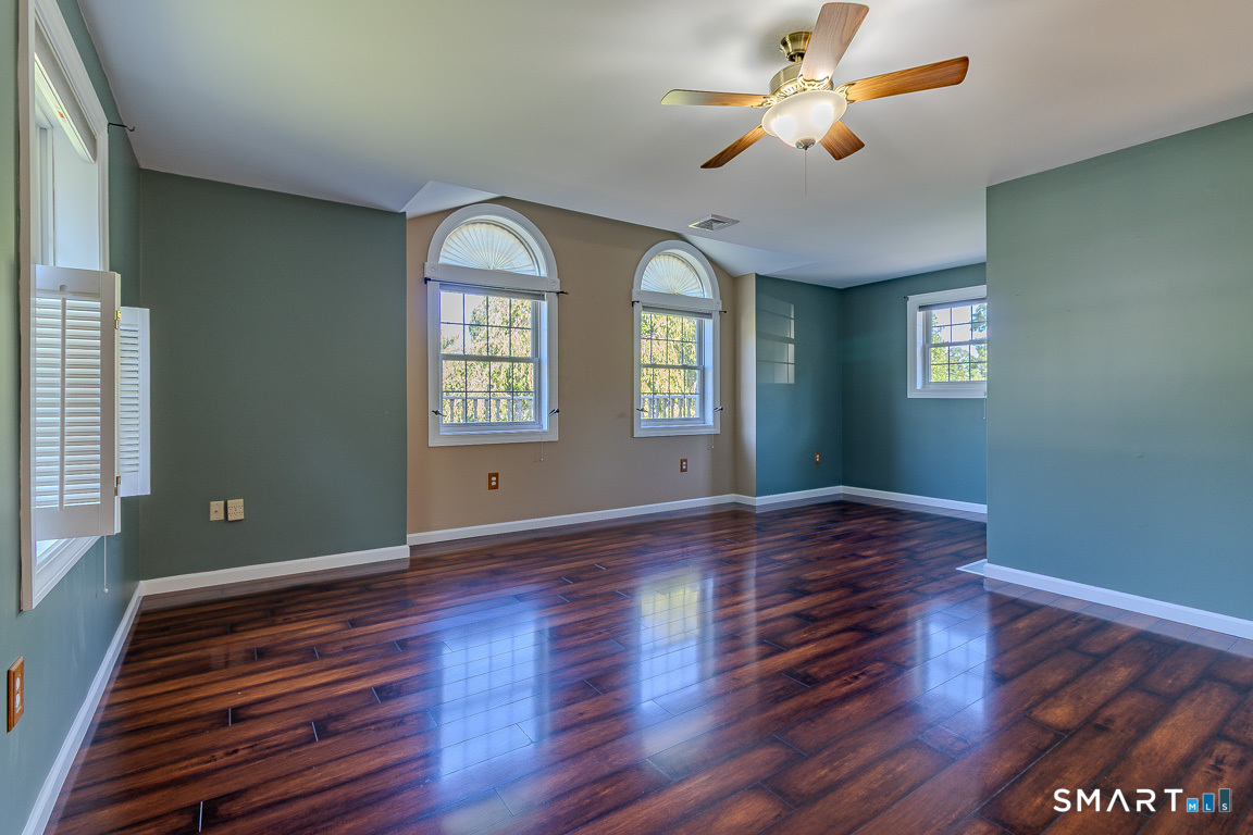160 Hawthorne Drive Unit #160 photo 24