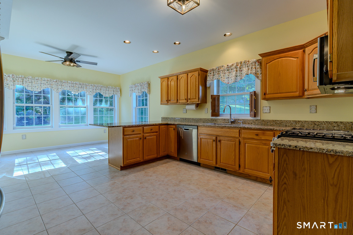 160 Hawthorne Drive Unit #160 photo 11