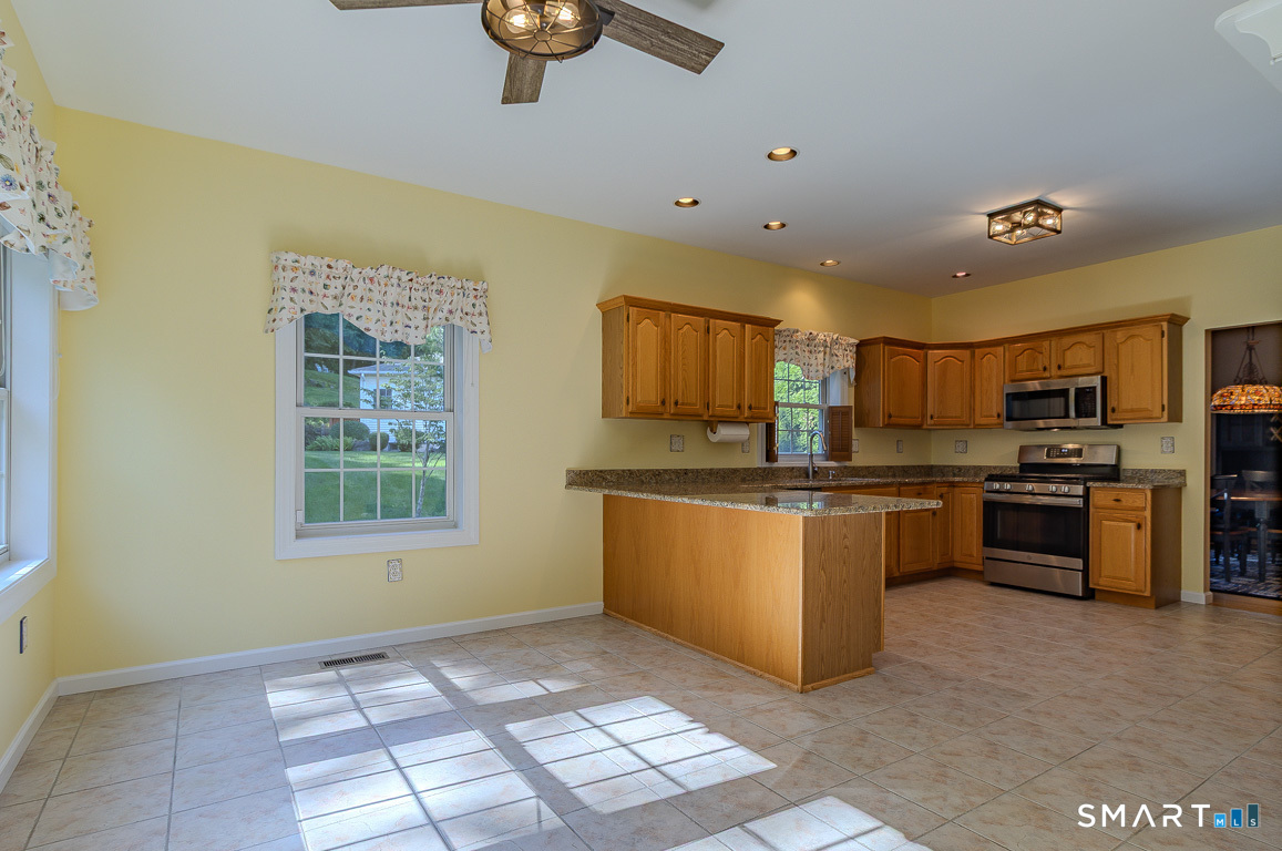 160 Hawthorne Drive Unit #160 photo 14