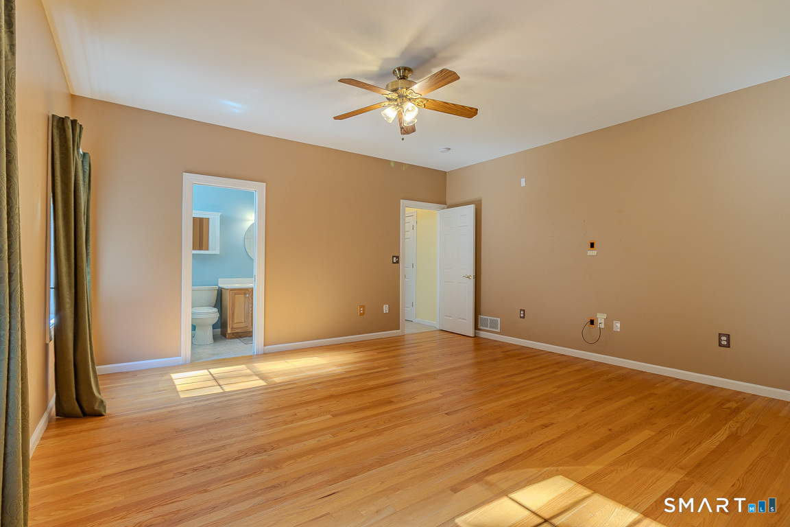 160 Hawthorne Drive Unit #160 photo 19