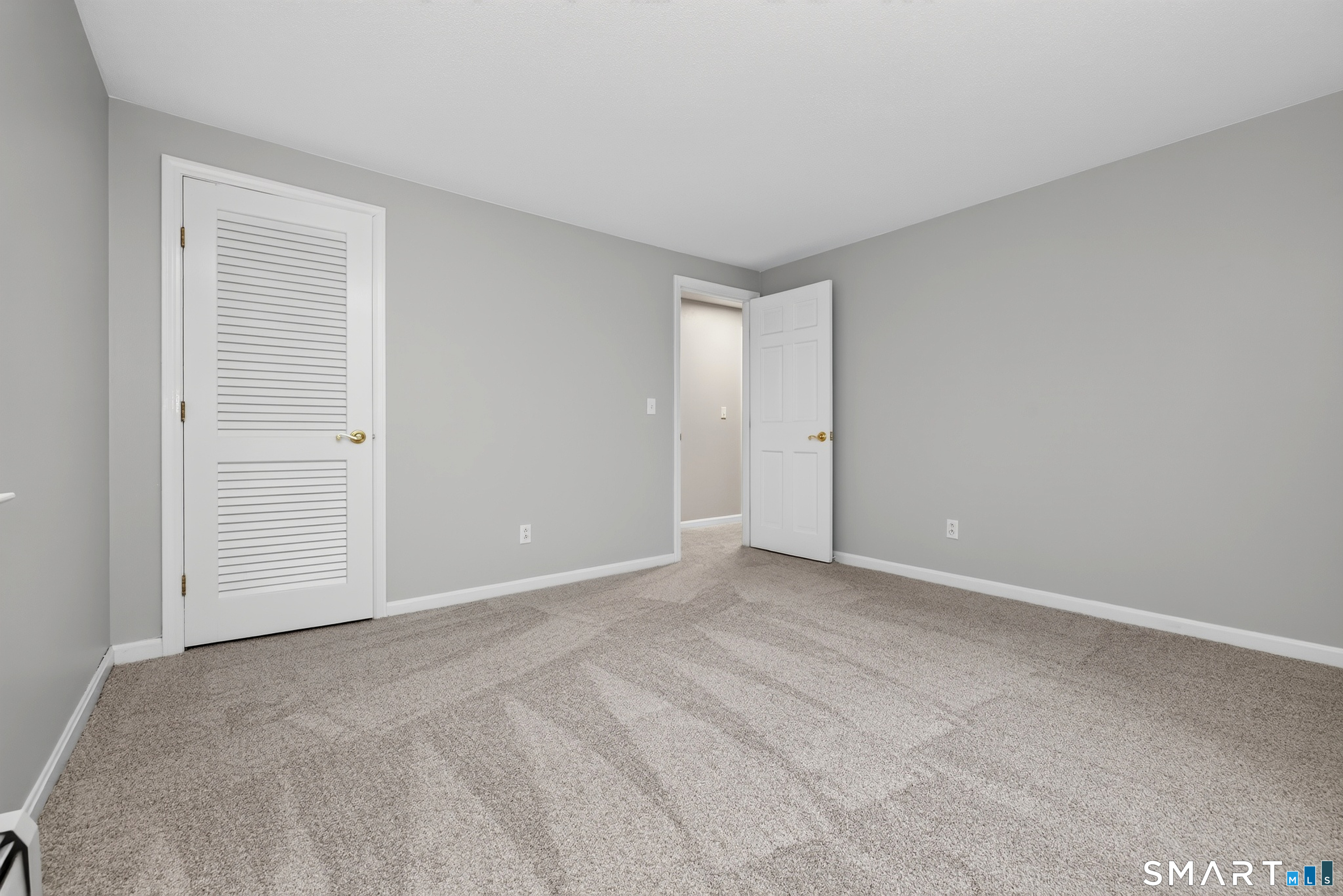 13 Greentree Drive photo 32