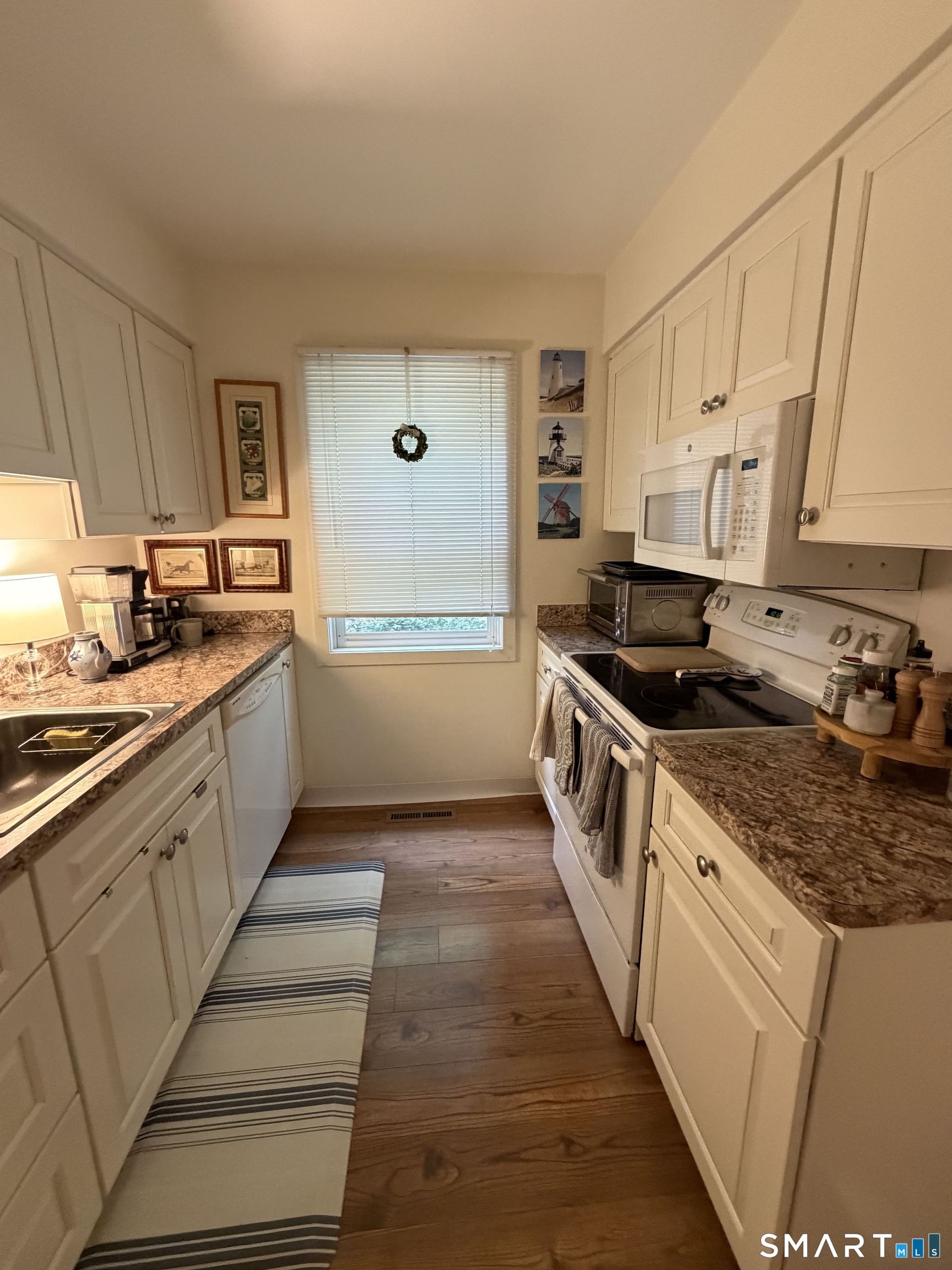 Foto 8 de Condominio en renta en 1 Sylvan Lane #C, Westport, CT — $3,100/mes
