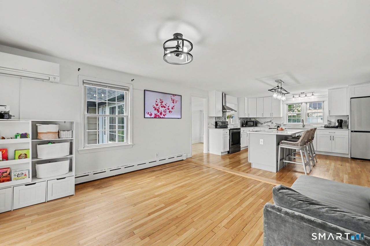 501 Bridgeview Place photo 19