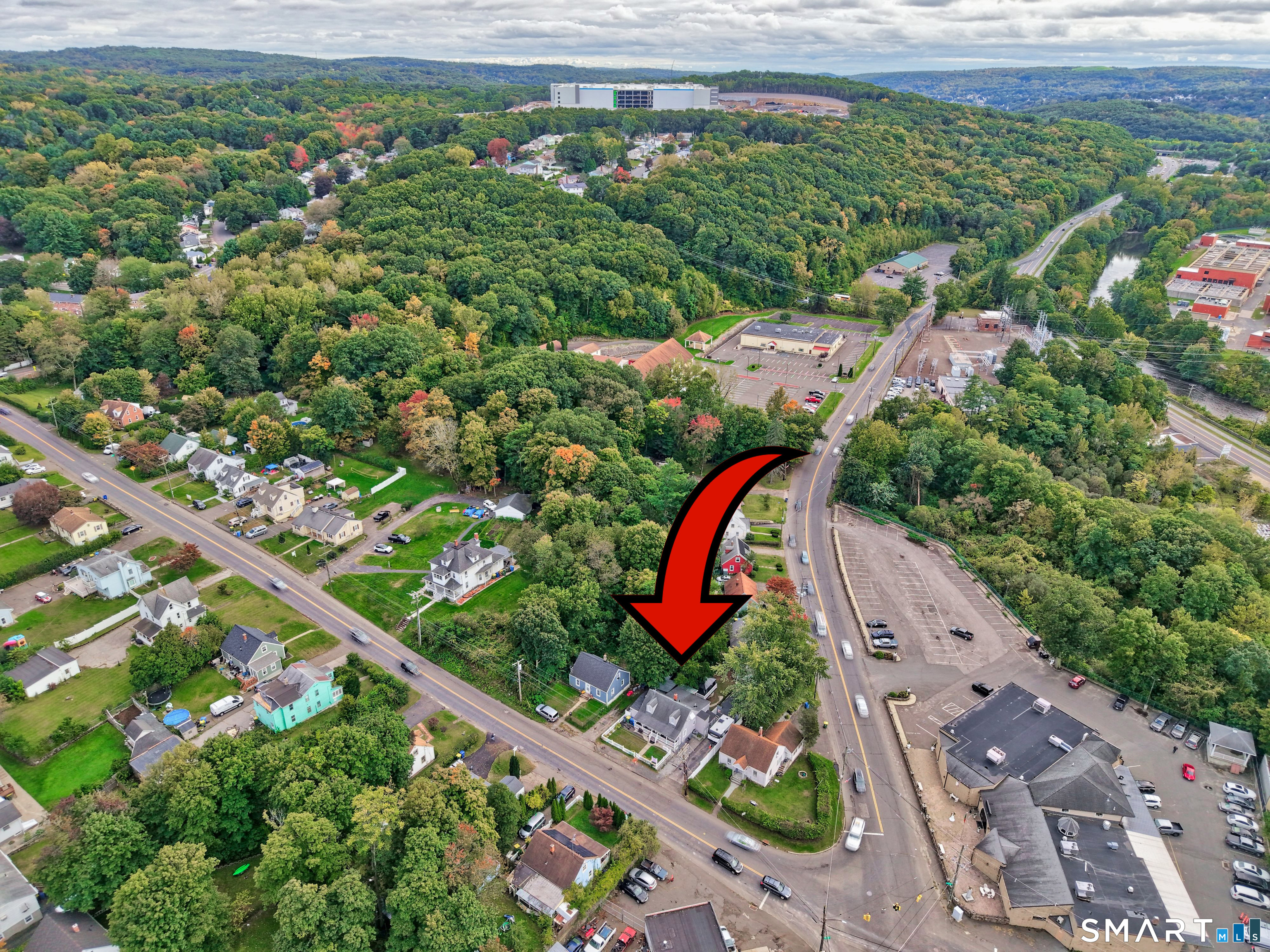 Photo 4 of Single family home for sale at 92 Pearl Lake Rd, Waterbury, CT 06706 | MLS# 24210213 | Listing updated on 2026-10-07