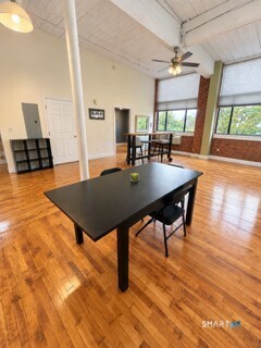 Foto 9 de Condominio en renta en 390 Charles Street #214, Bridgeport, CT — $2,000/mes