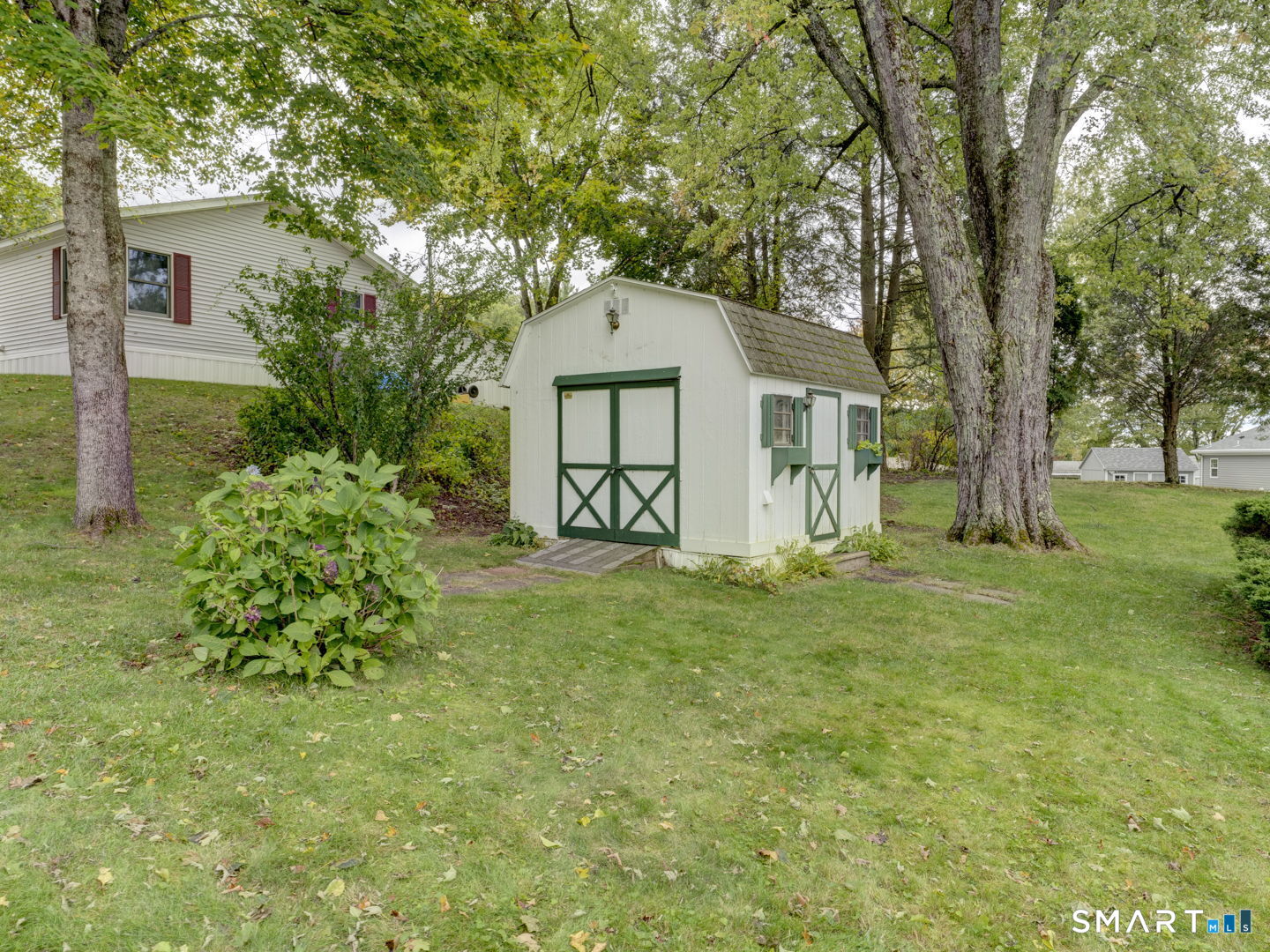 14 Hillpond Drive photo 5