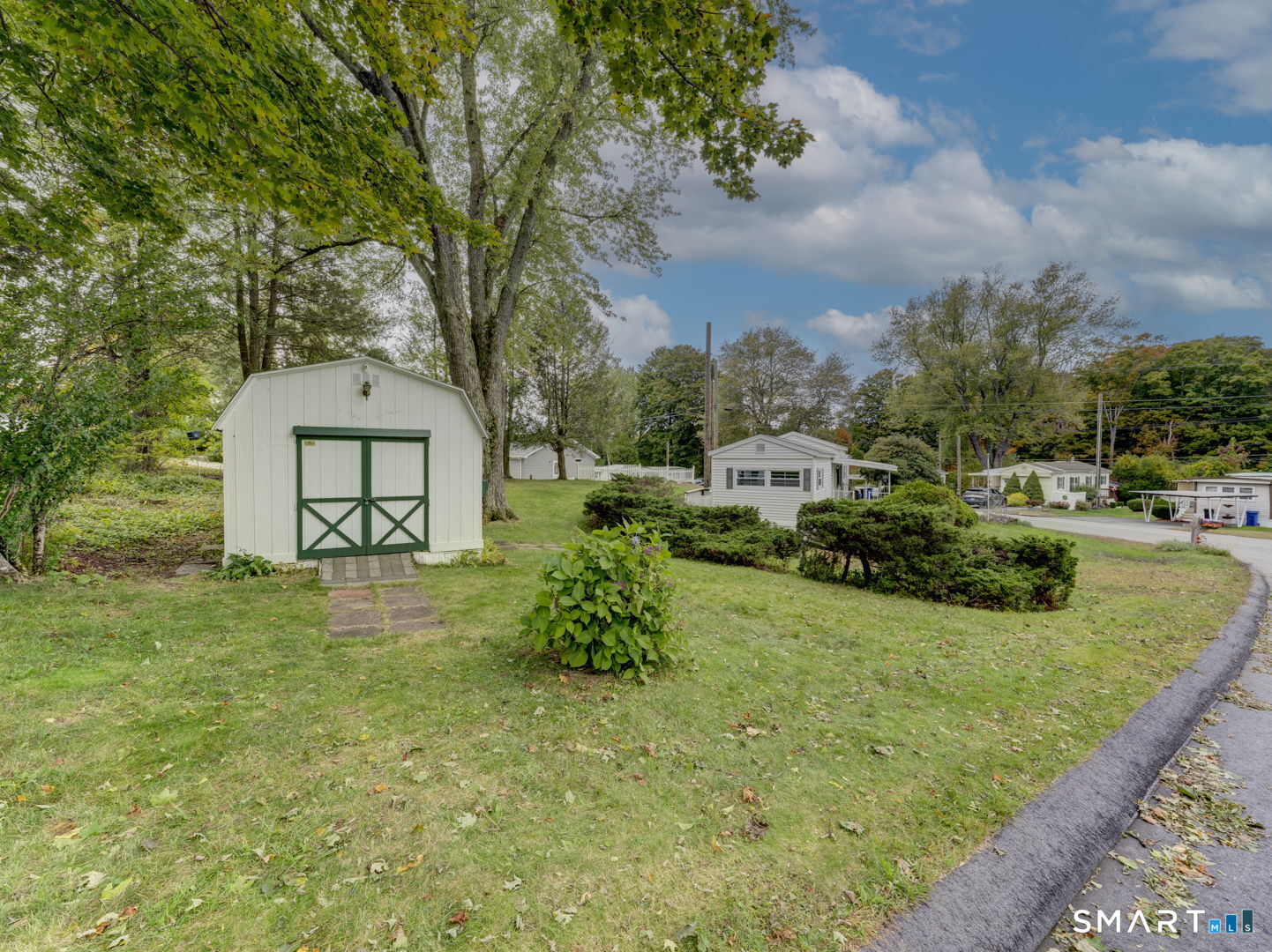 14 Hillpond Drive photo 6