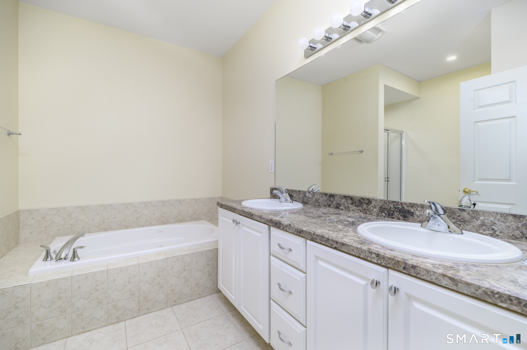 207 Woodlawn Drive Unit #207 photo 12