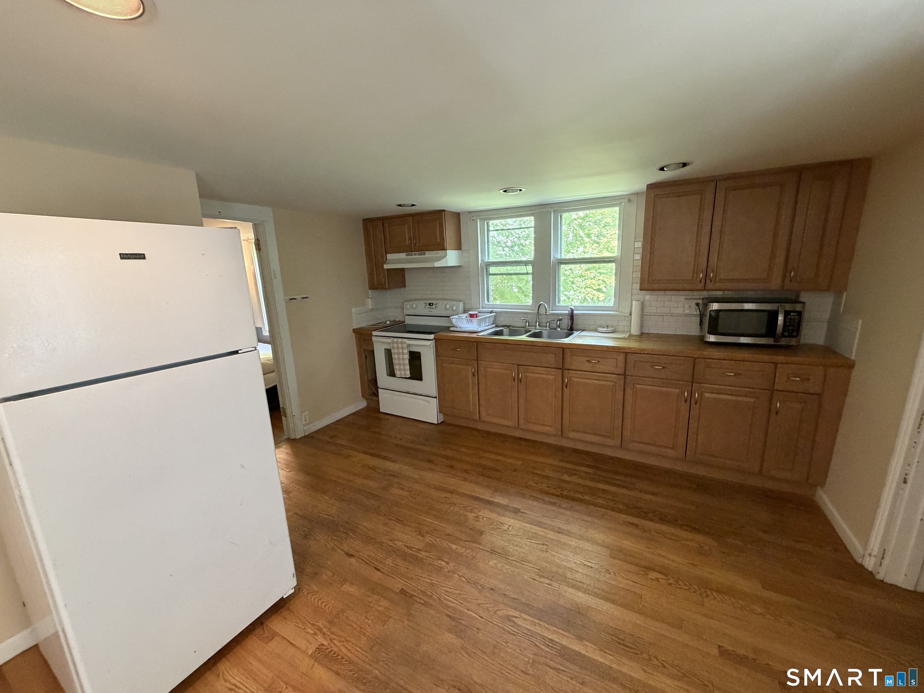 684 Field Street photo 12