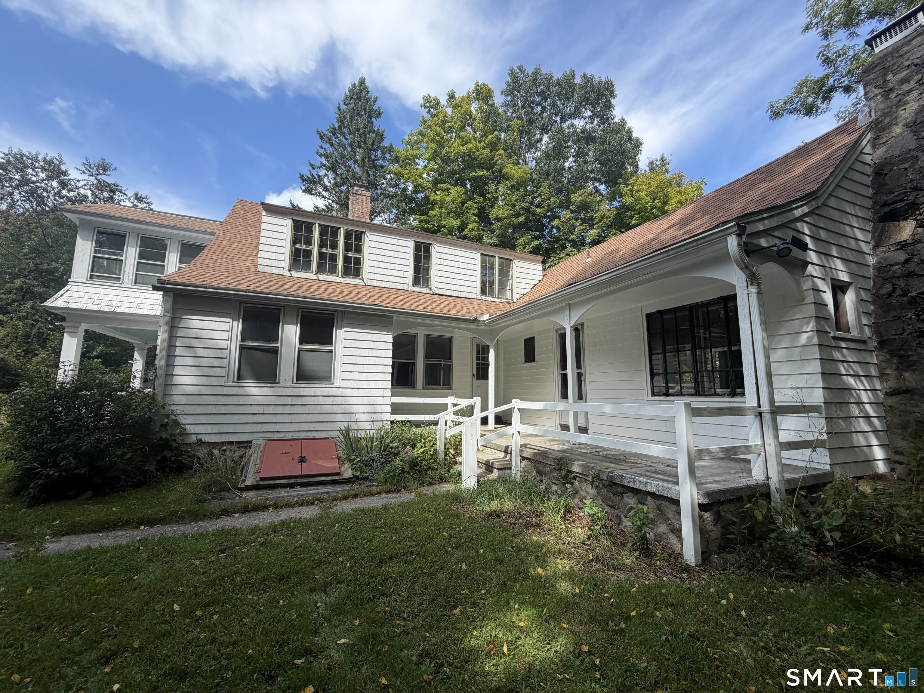684 Field Street photo 27
