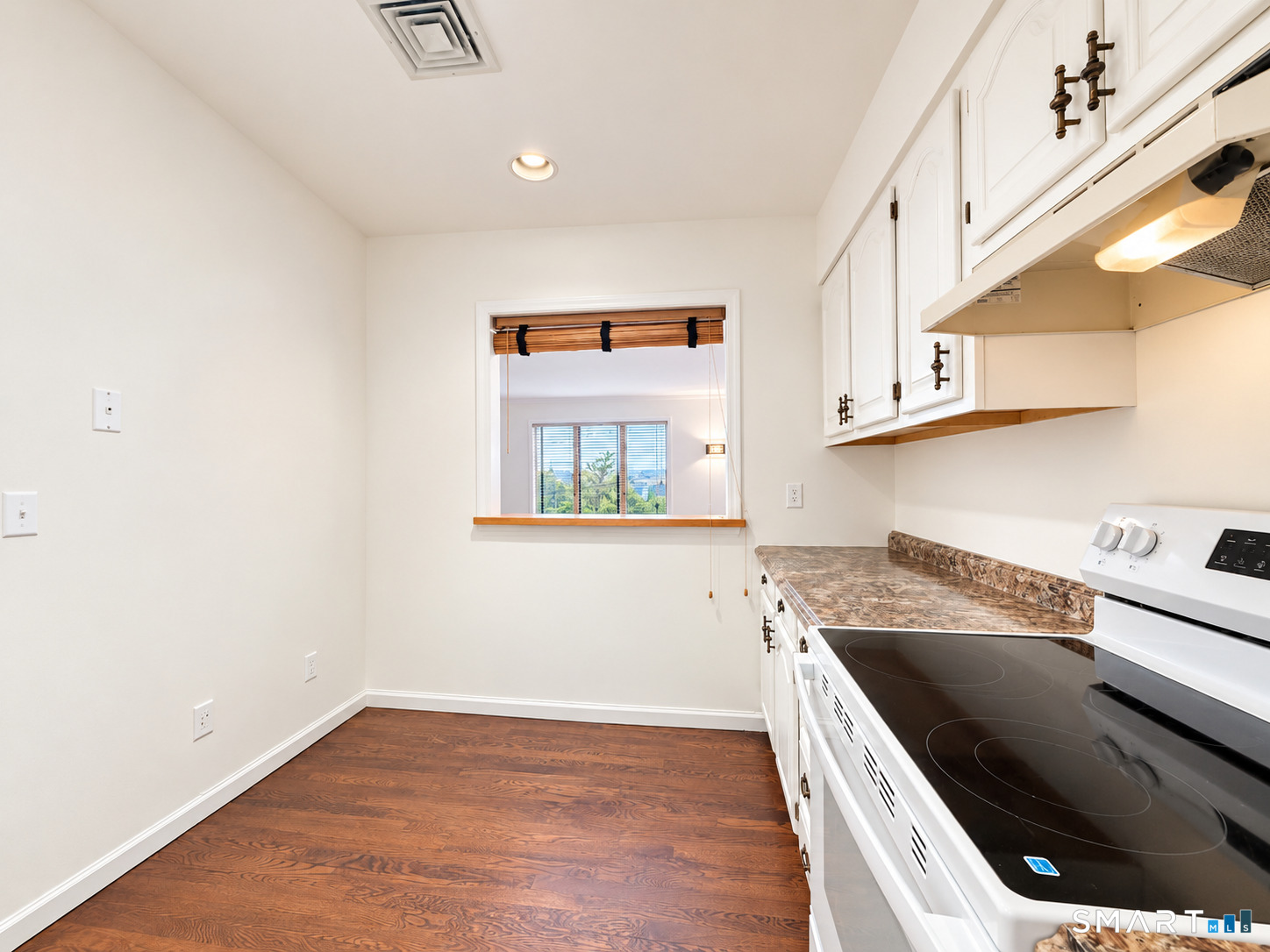 Foto 7 de Condominio en renta en 10 Prospect Avenue #4, Norwalk, CT — $3,500/mes