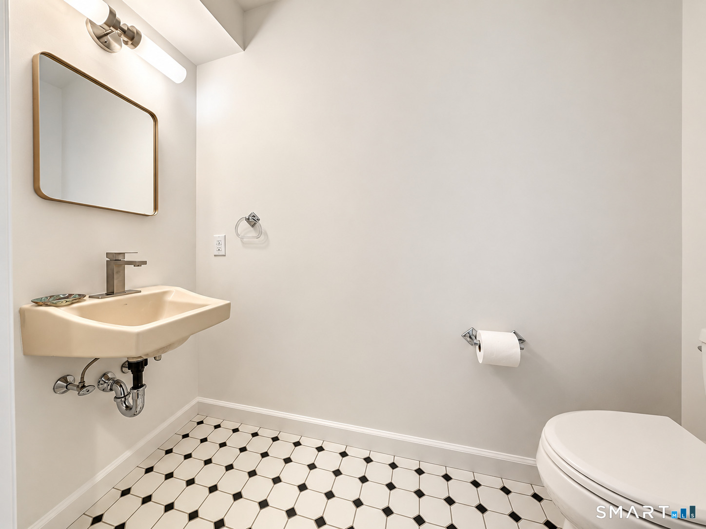 Foto 8 de Condominio en renta en 10 Prospect Avenue #4, Norwalk, CT — $3,500/mes