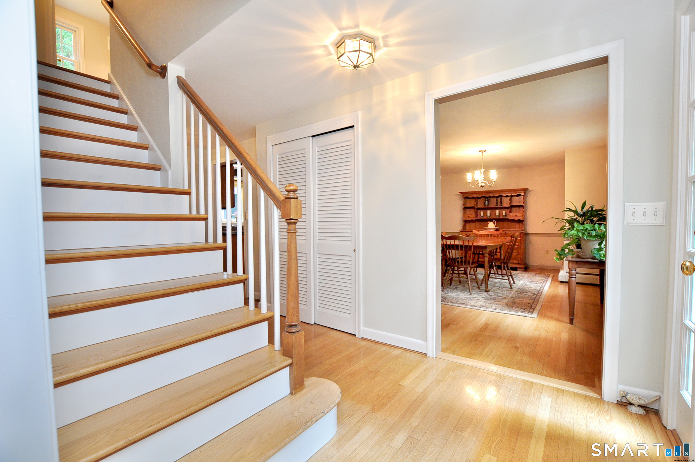 Photo 4 of Single family home for sale at 472 Firetown Rd, Simsbury, CT 06070 | MLS# 24202327 | Listing updated on 2026-10-07