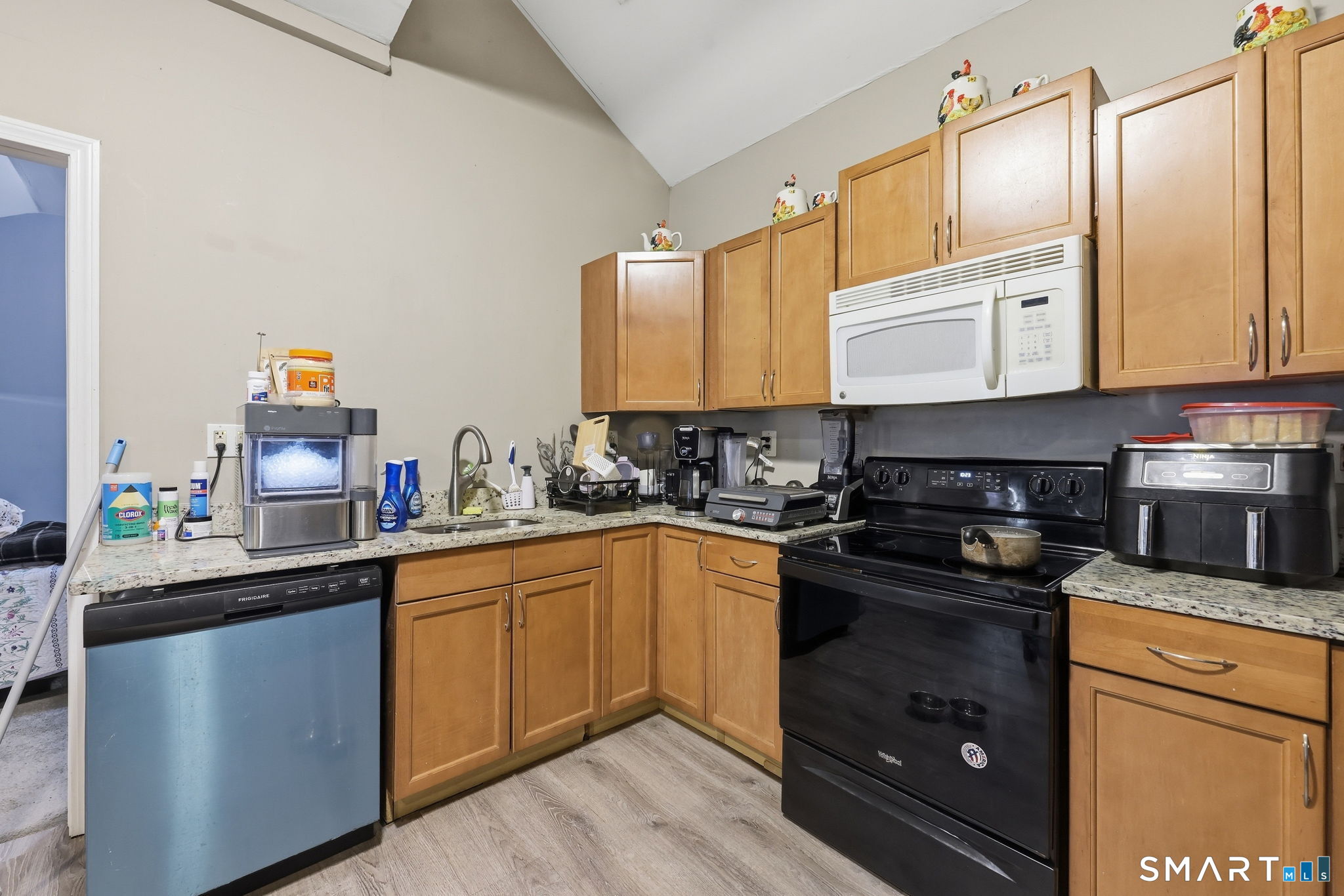 118 Columbia Street photo 31
