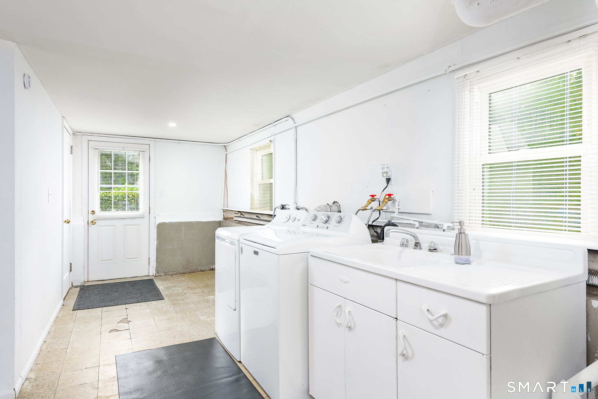 34 Grande Avenue photo 31